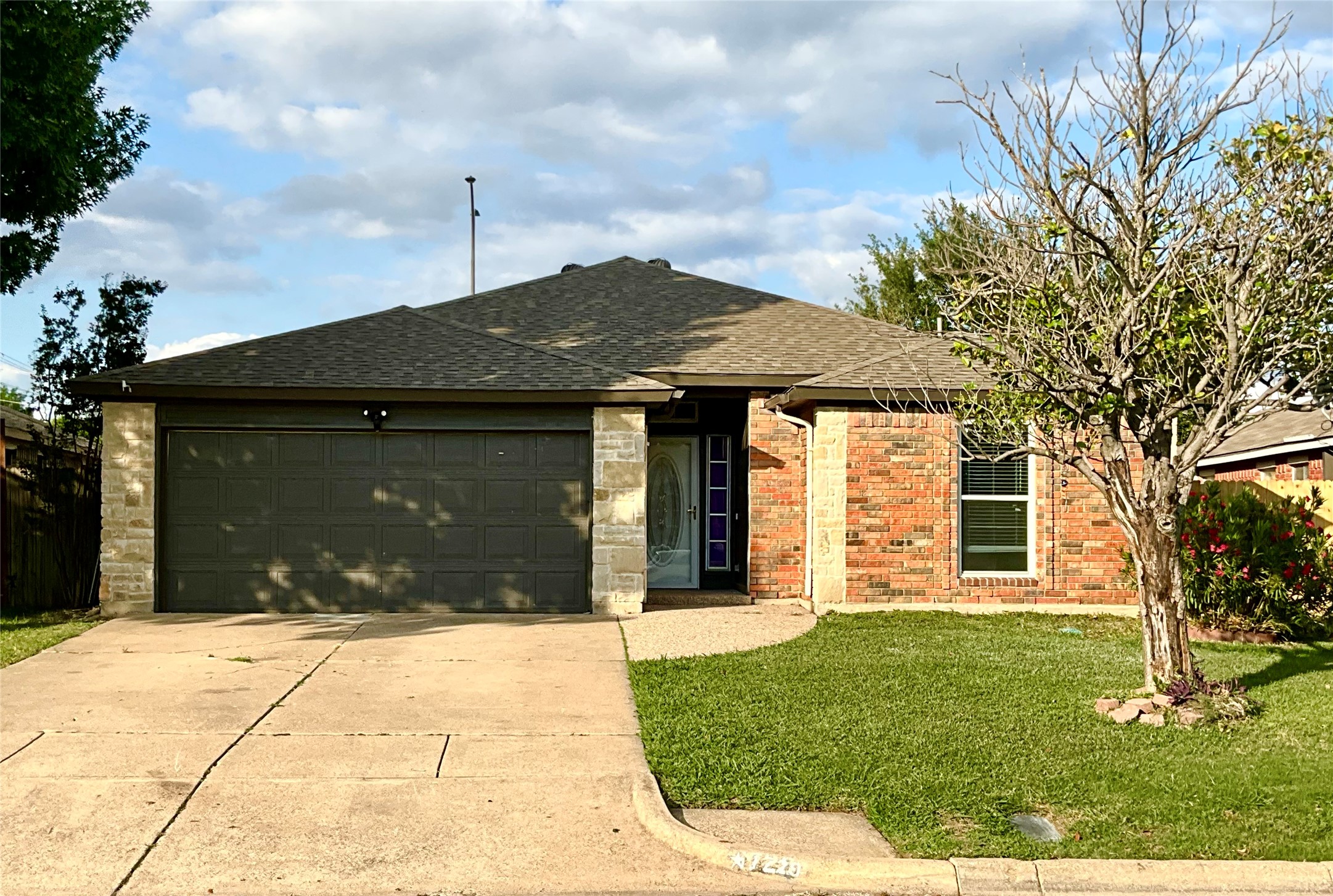 1729 Duster Circle Arlington TX 76018