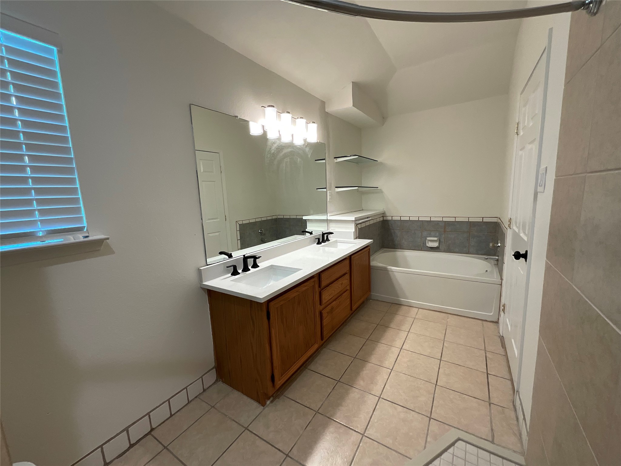 1729 Duster Circle Arlington TX 76018