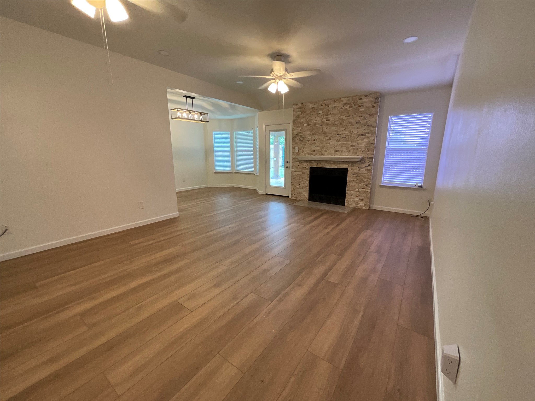 1729 Duster Circle Arlington TX 76018