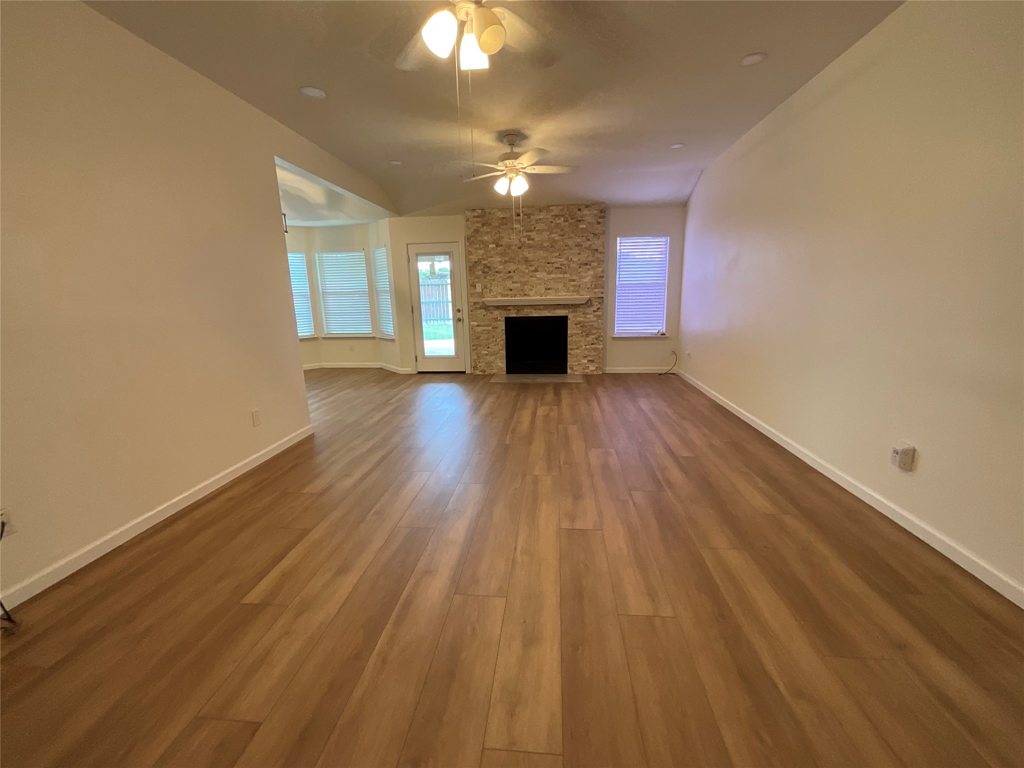 1729 Duster Circle Arlington TX 76018