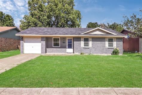 554 W Ferndale Lane Grand Prairie TX 75052
