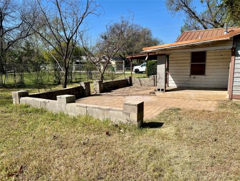 906 Young Street Nocona TX 76255
