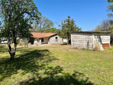 906 Young Street Nocona TX 76255
