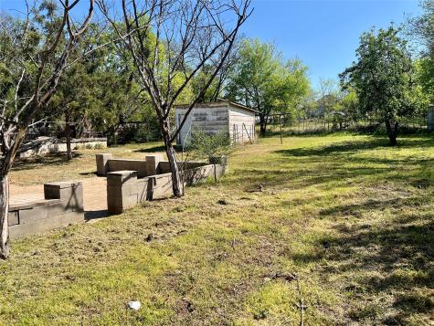 906 Young Street Nocona TX 76255