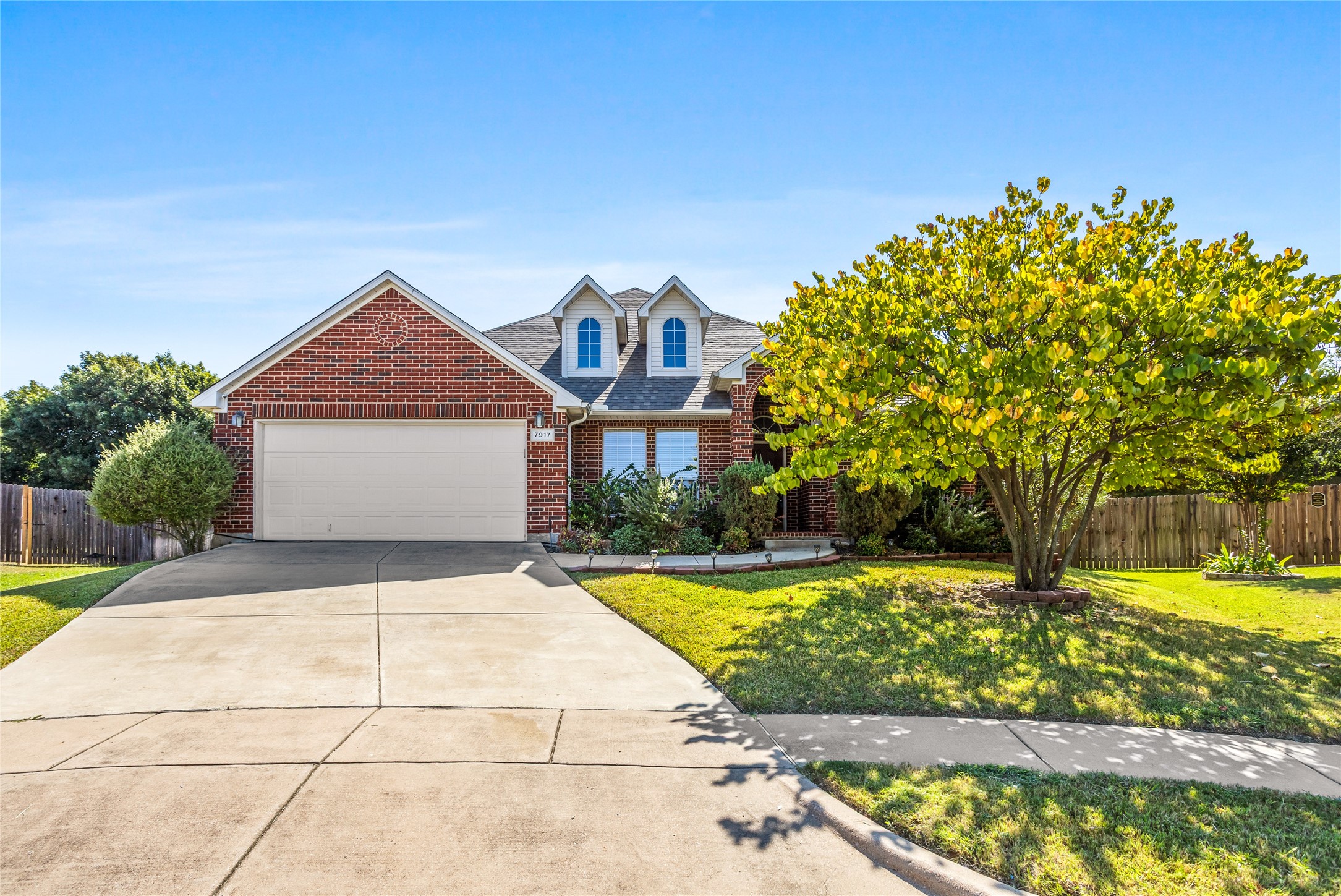 7917 Corona Court Arlington TX 76002