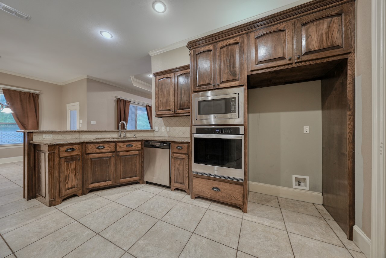 205 Heritage Court Lindale TX 75771
