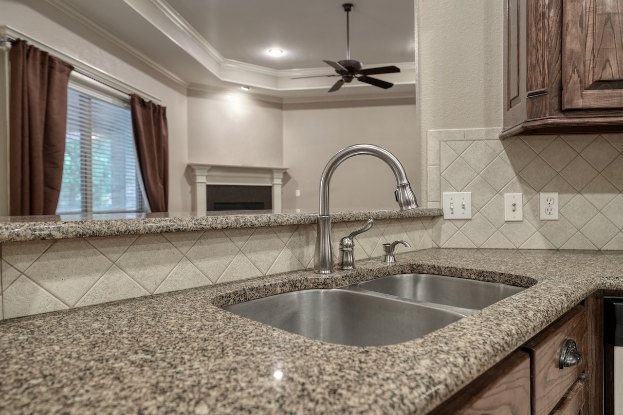 205 Heritage Court Lindale TX 75771
