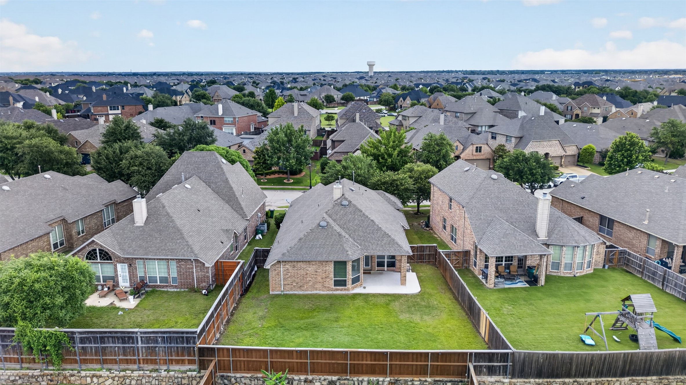 1013 Somerset Circle Forney TX 75126