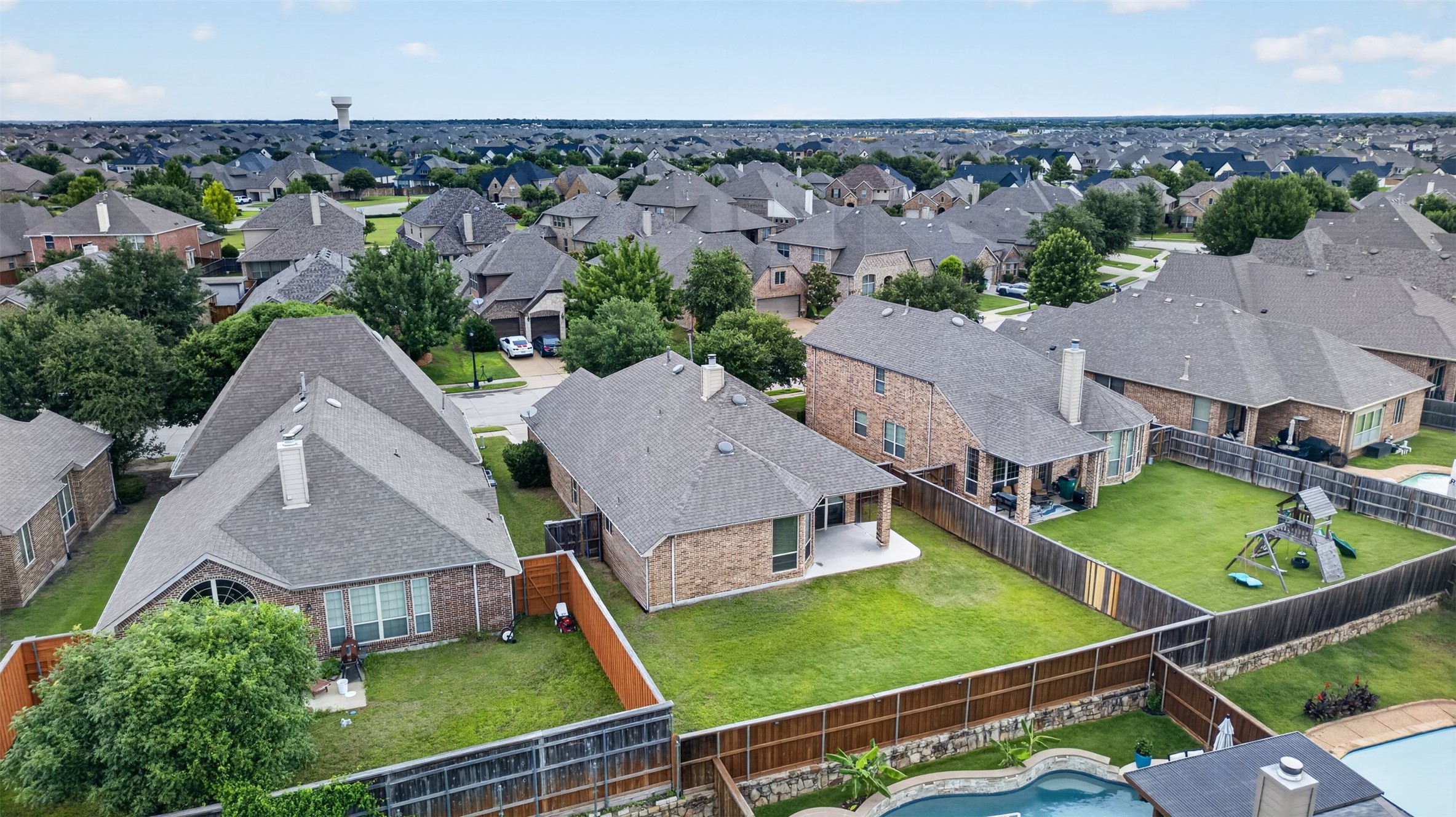 1013 Somerset Circle Forney TX 75126