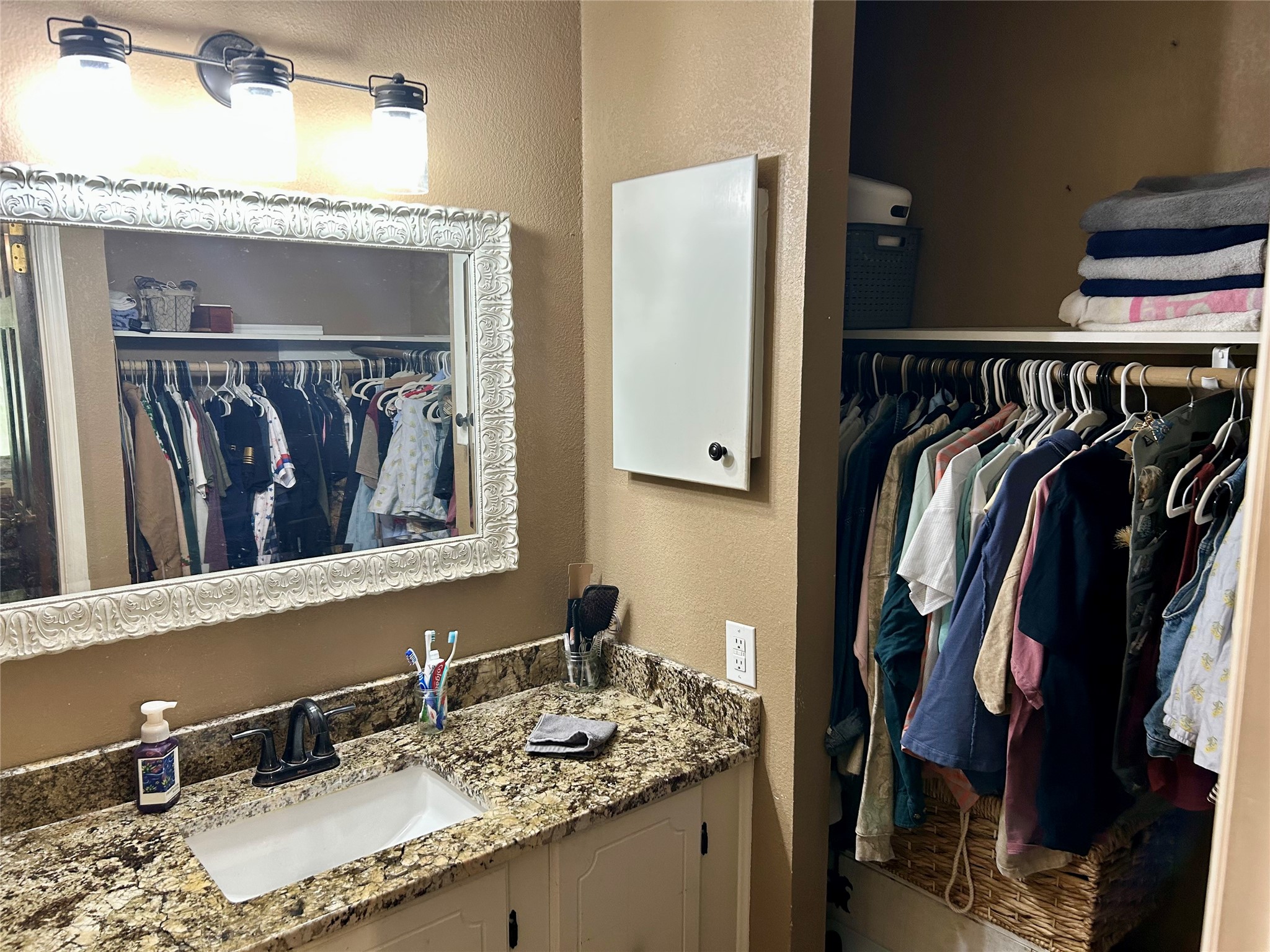 285 N Avenue B Crawford TX 76638