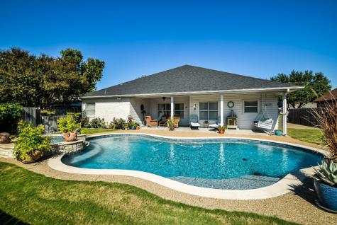 707 Tahiti Drive Granbury TX 76048