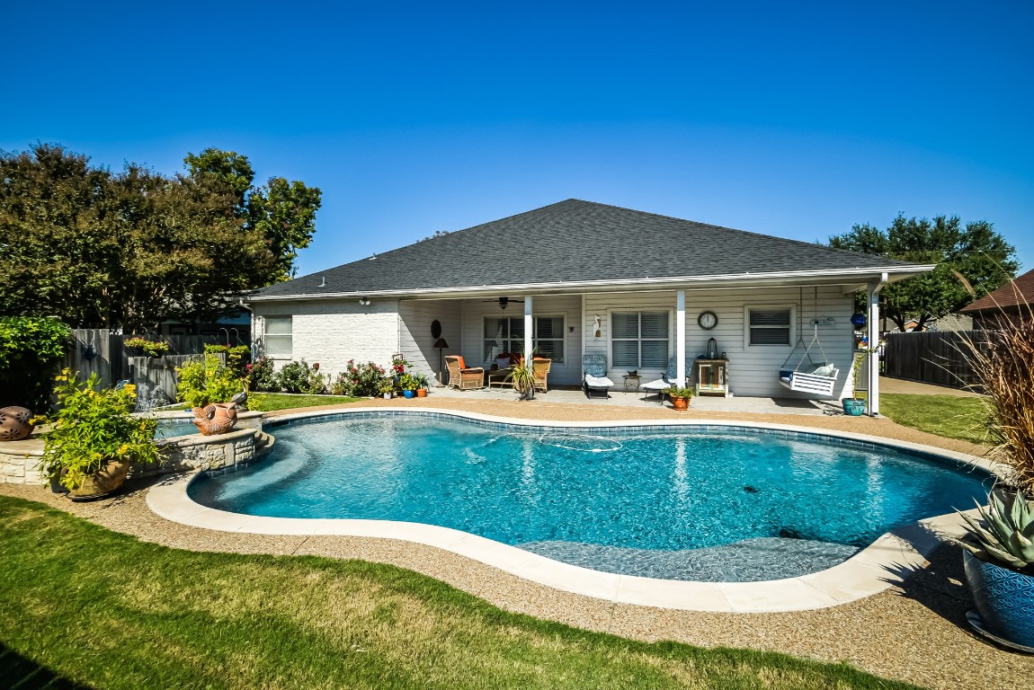 707 Tahiti Drive Granbury TX 76048