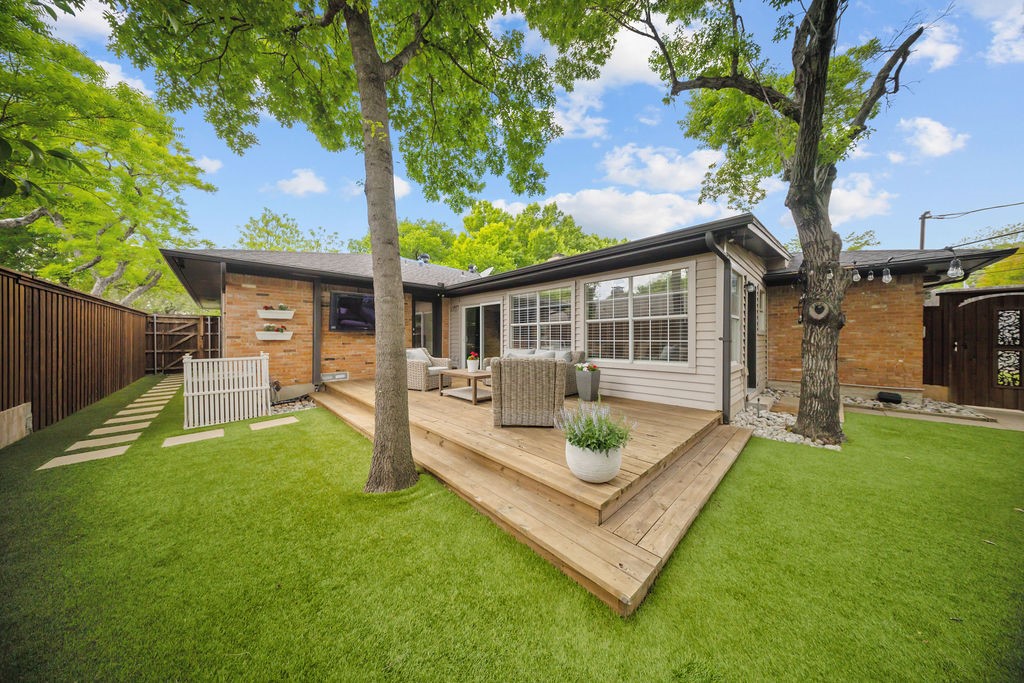 12220 Coolmeadow Lane Dallas TX 75218