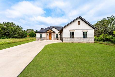 5202 Stoneridge Drive Granbury TX 76048