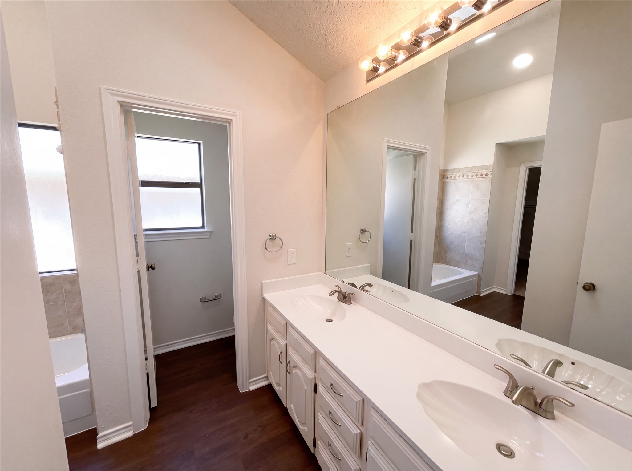 2432 Centaurus Drive Garland TX 75044