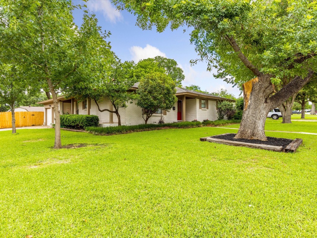 7501 Maple Drive North Richland Hills TX 76180