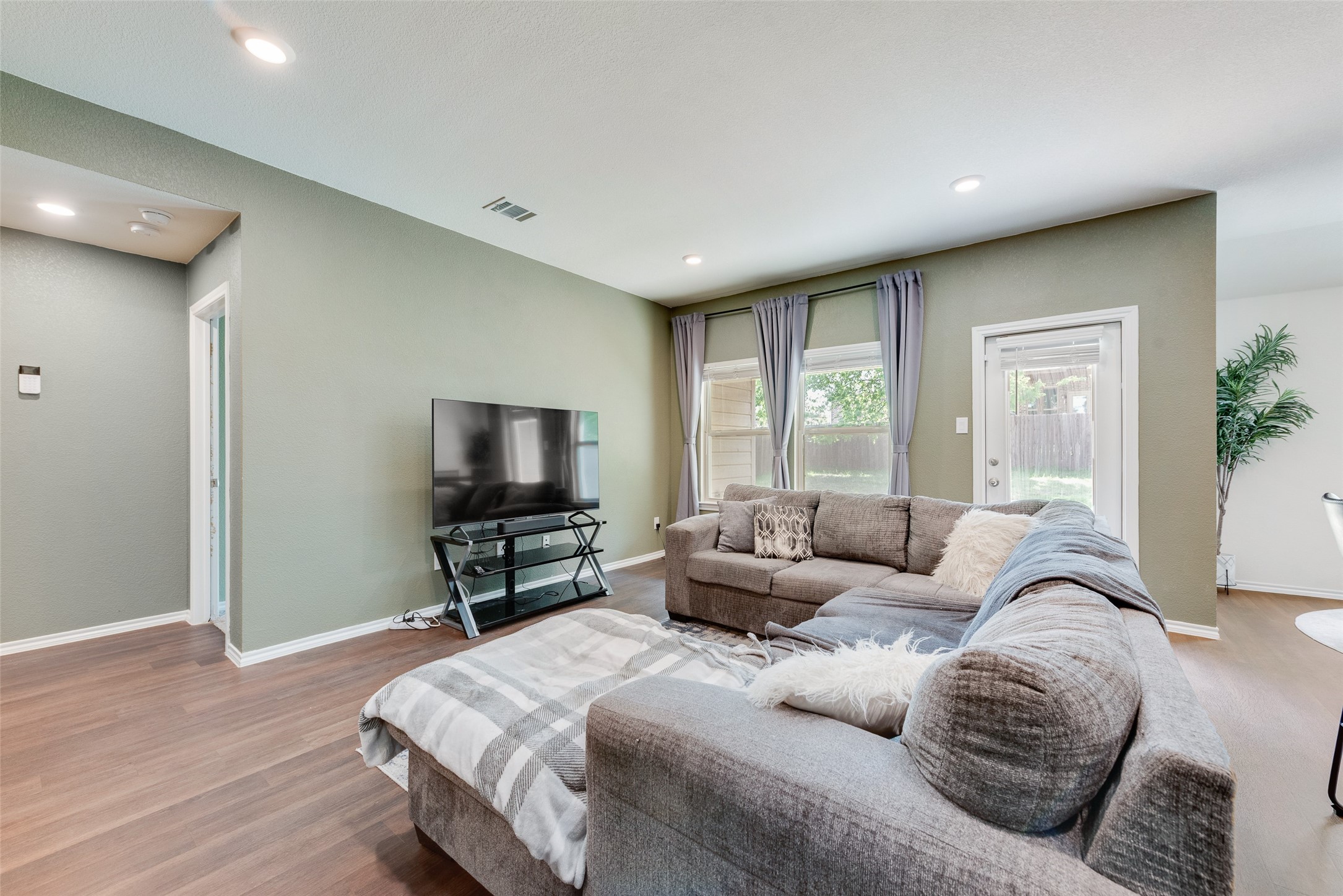 3509 Doris Drive Denton TX 76207