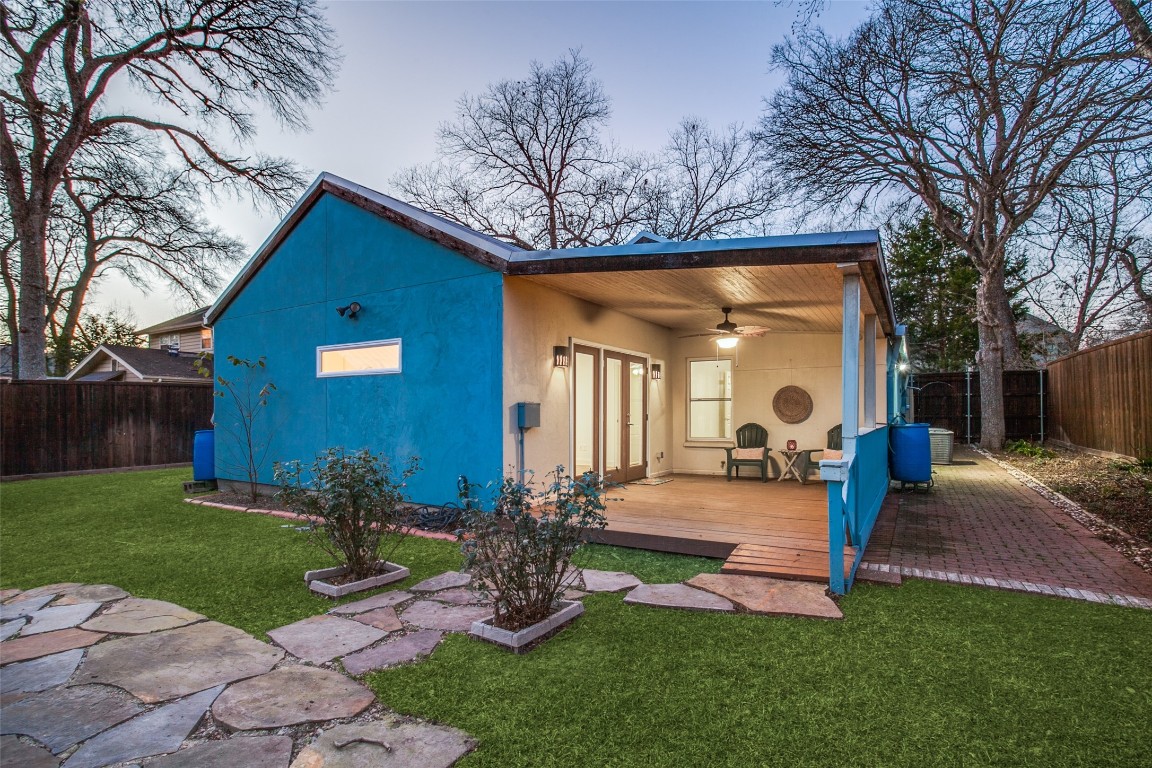 8902 Eustis Avenue Dallas TX 75218