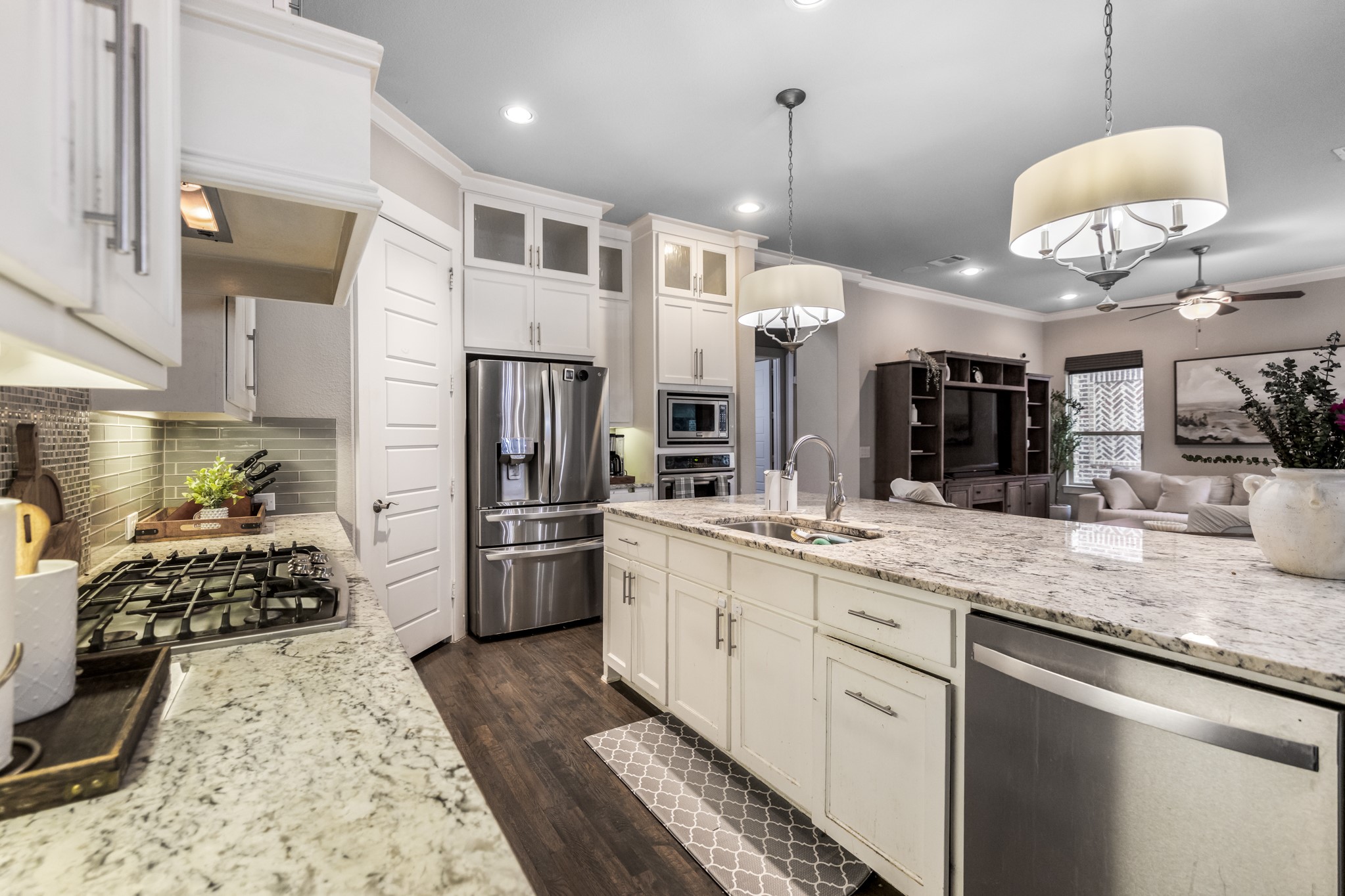 4003 Cinnabar Falls Way Arlington TX 76005