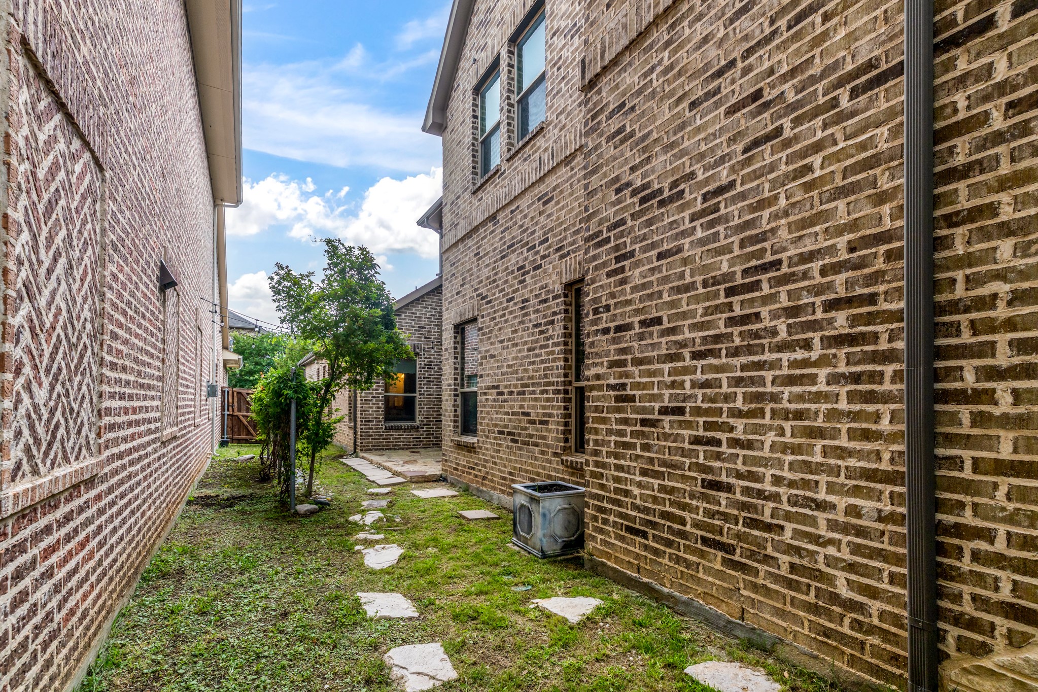 4003 Cinnabar Falls Way Arlington TX 76005