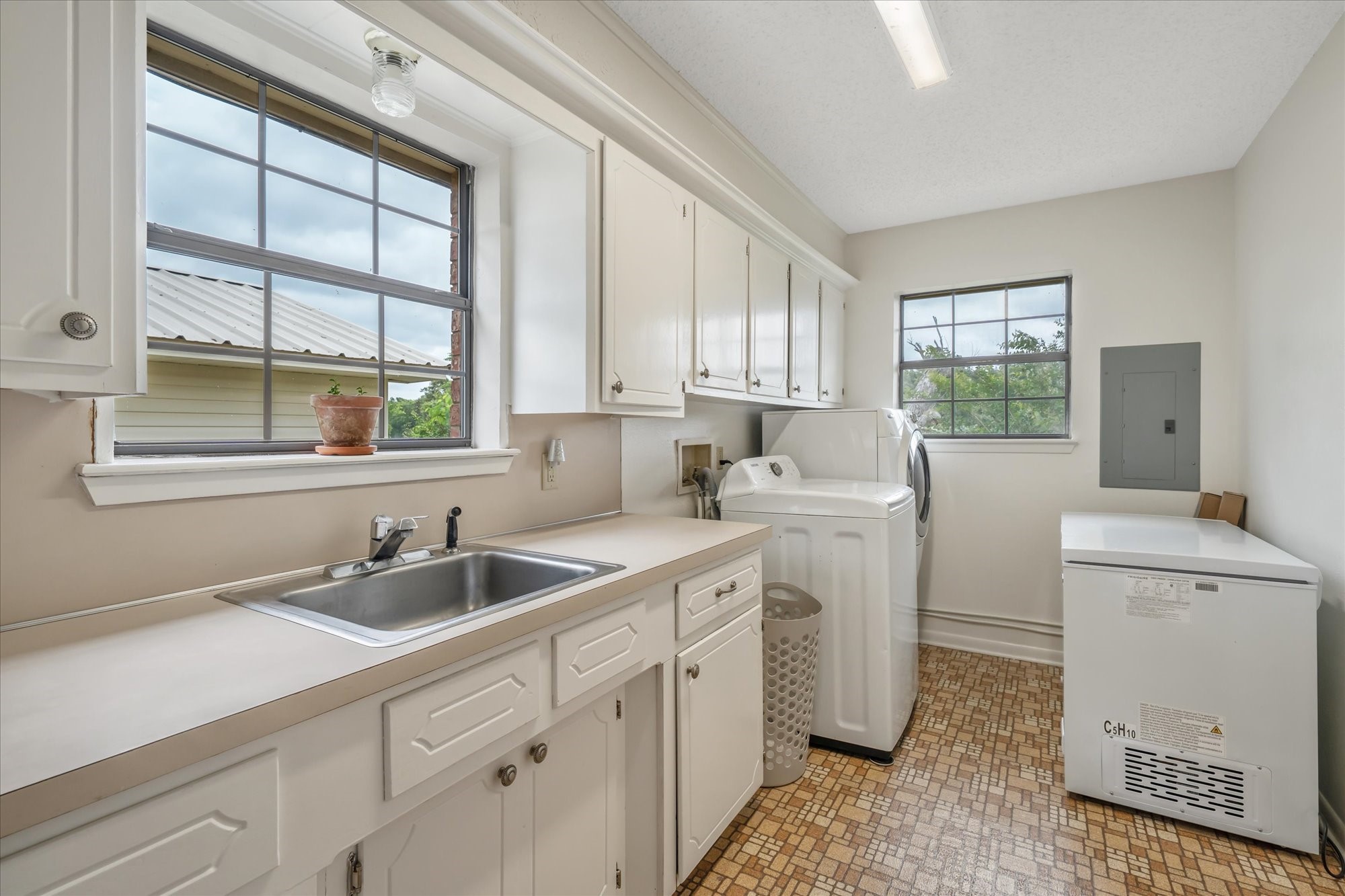 881 Vz County Road 4605 Ben Wheeler TX 75754