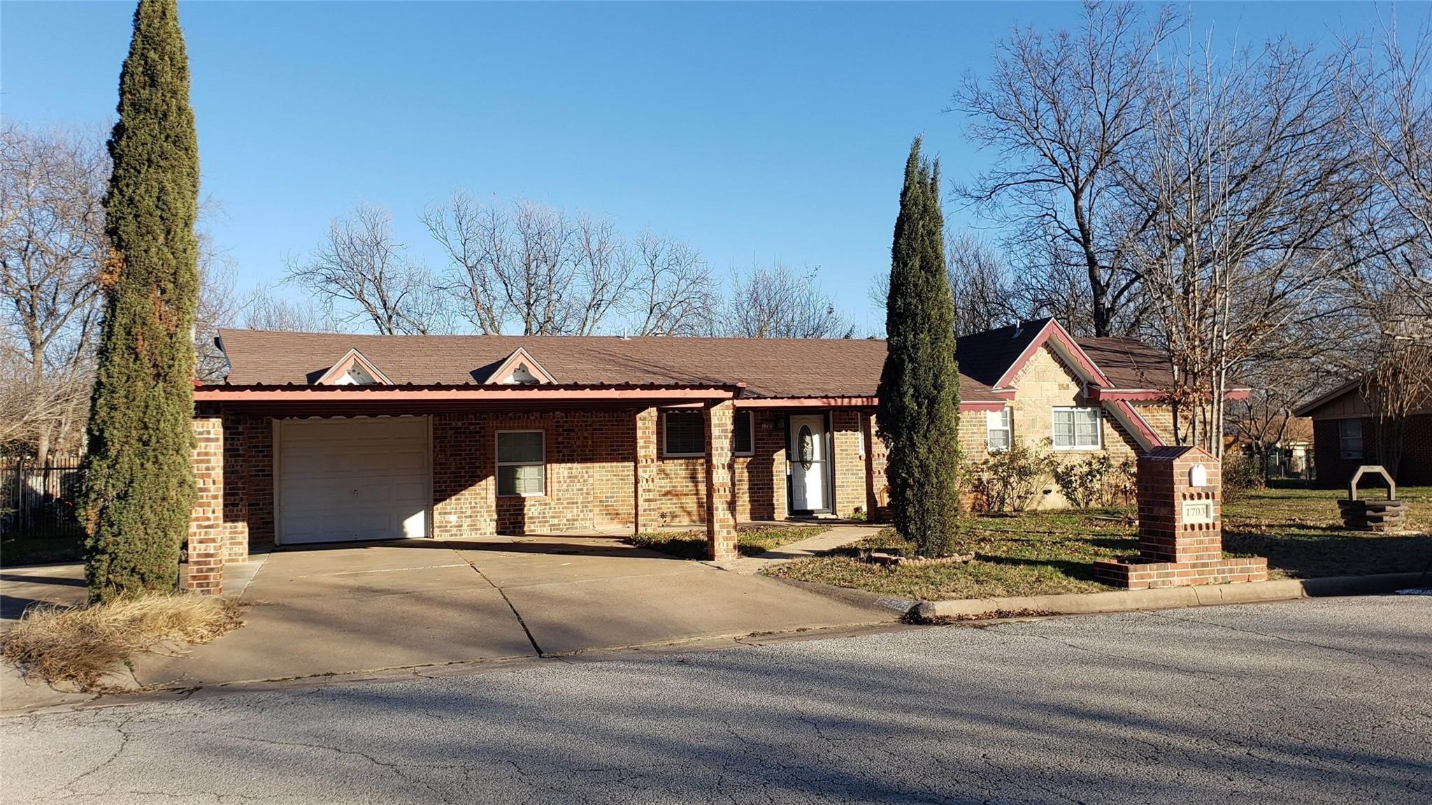 1703 SE 22nd Avenue Mineral Wells TX 76067