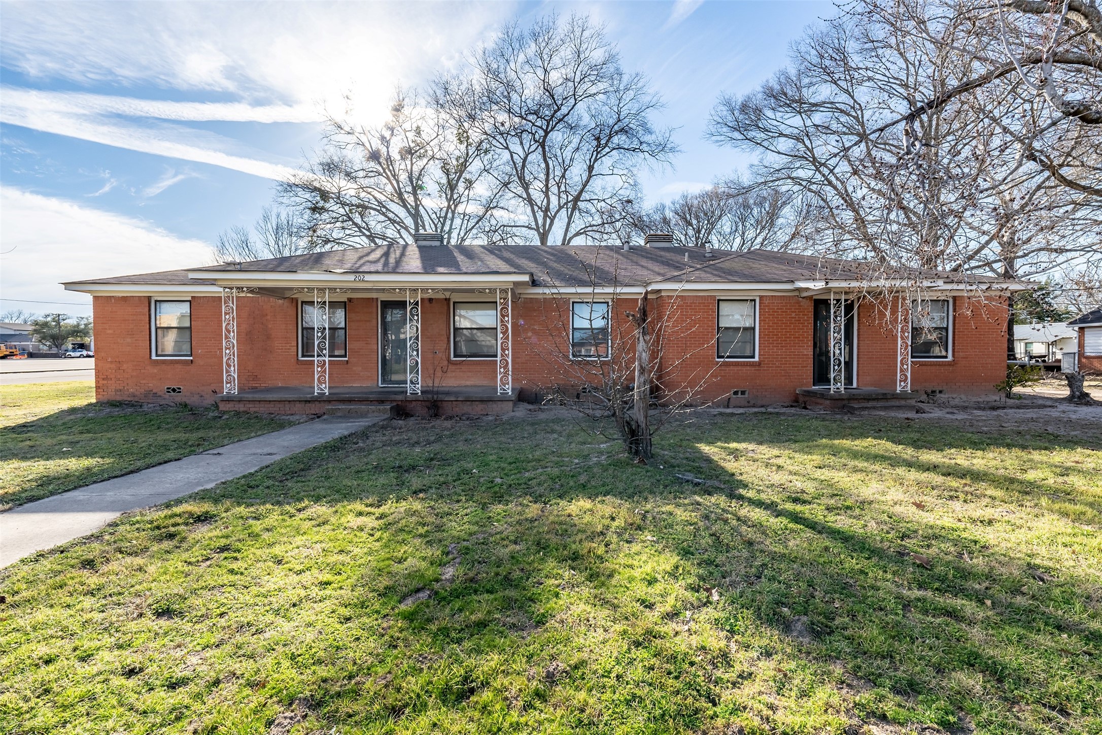 202 N Henry Street Lindale TX 75771