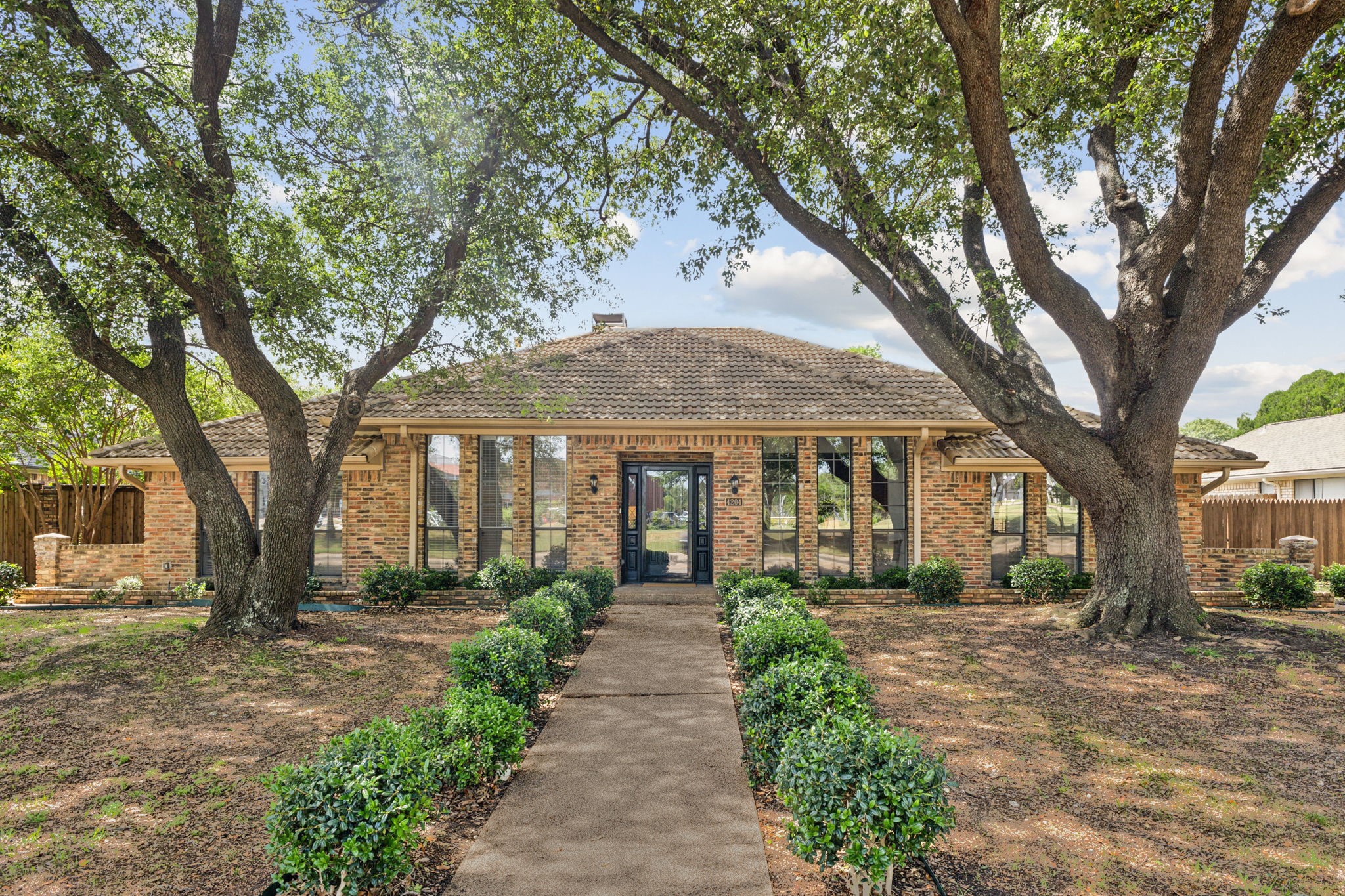 4204 Briargrove Lane Dallas TX 75287