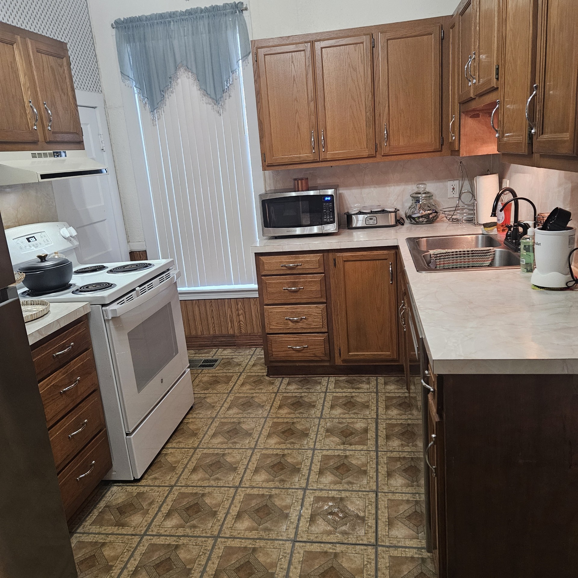 608 N Colorado Street Whitney TX 76692