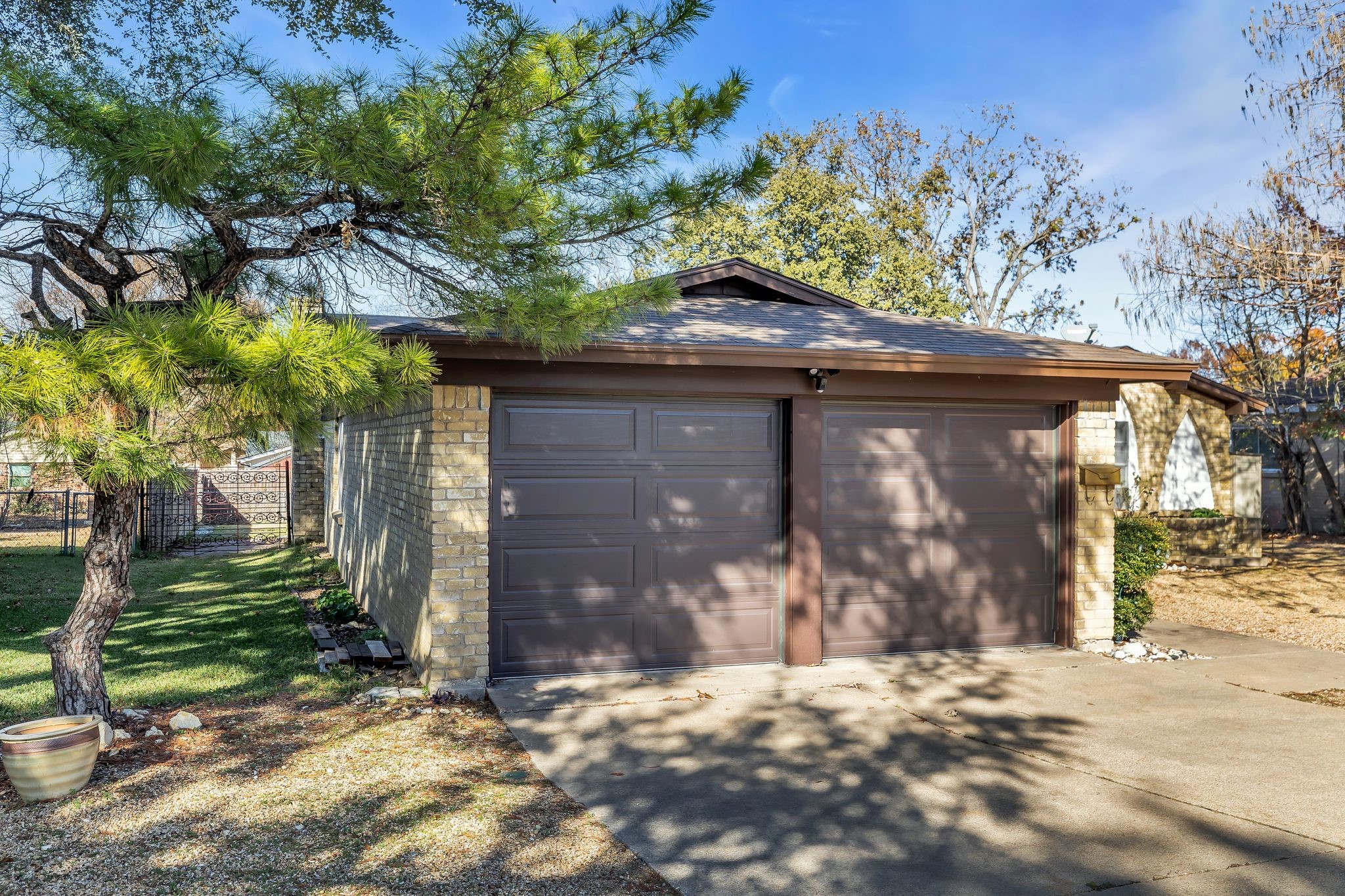 2012 York Drive Edgecliff Village TX 76134