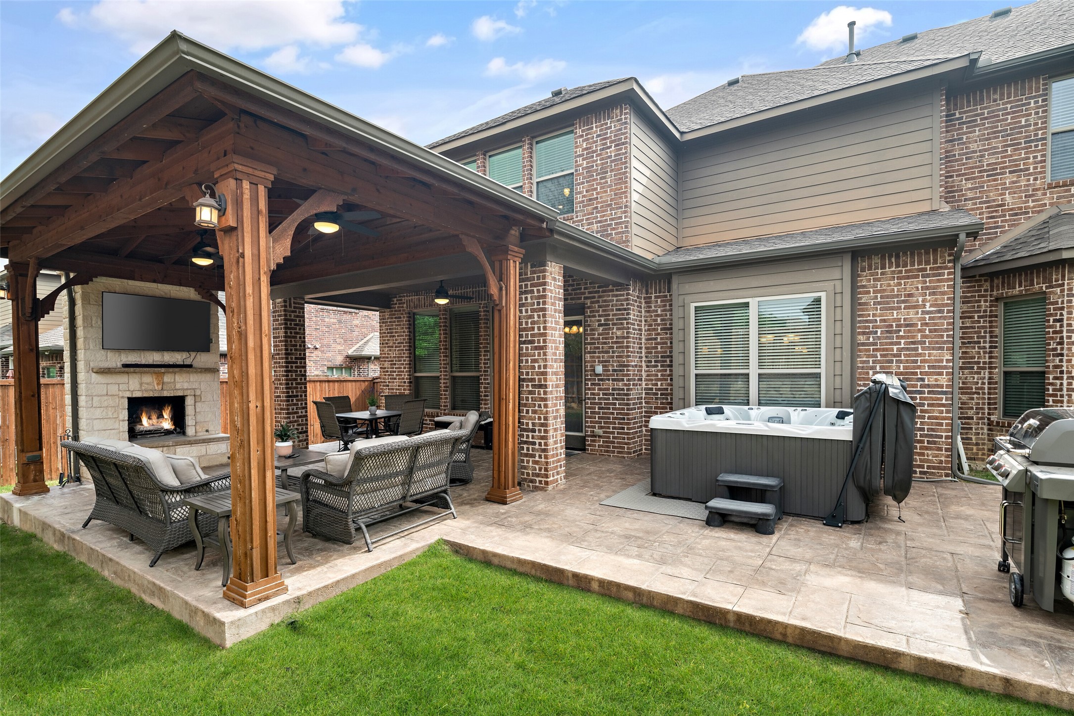 7825 Woodcreek Way Sachse TX 75048
