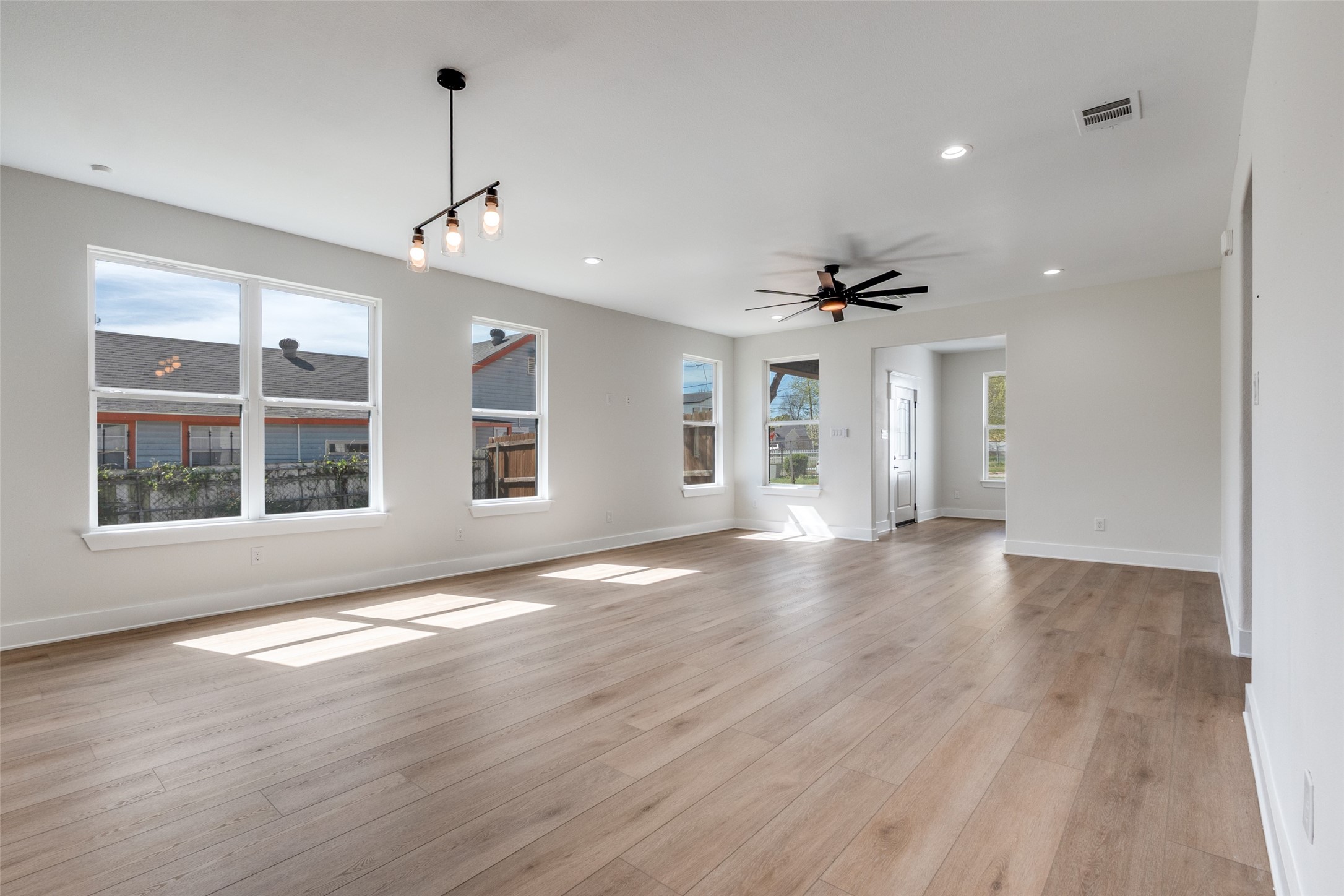 1406 Oakley Avenue Dallas TX 75216