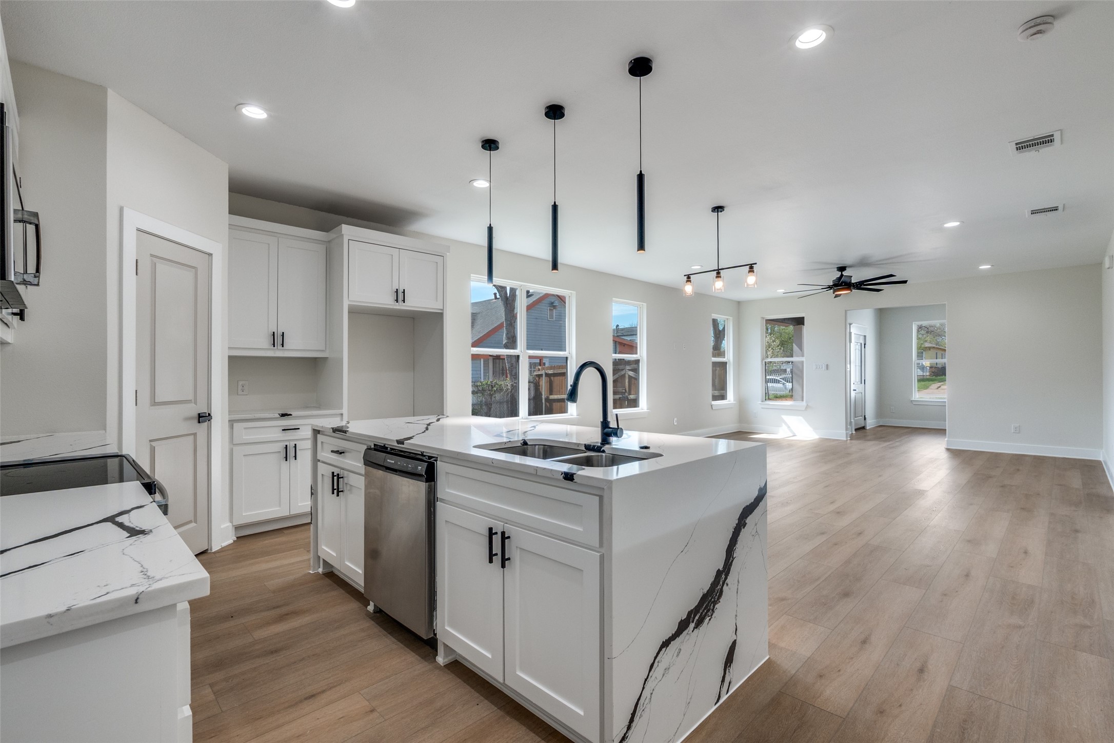 1406 Oakley Avenue Dallas TX 75216