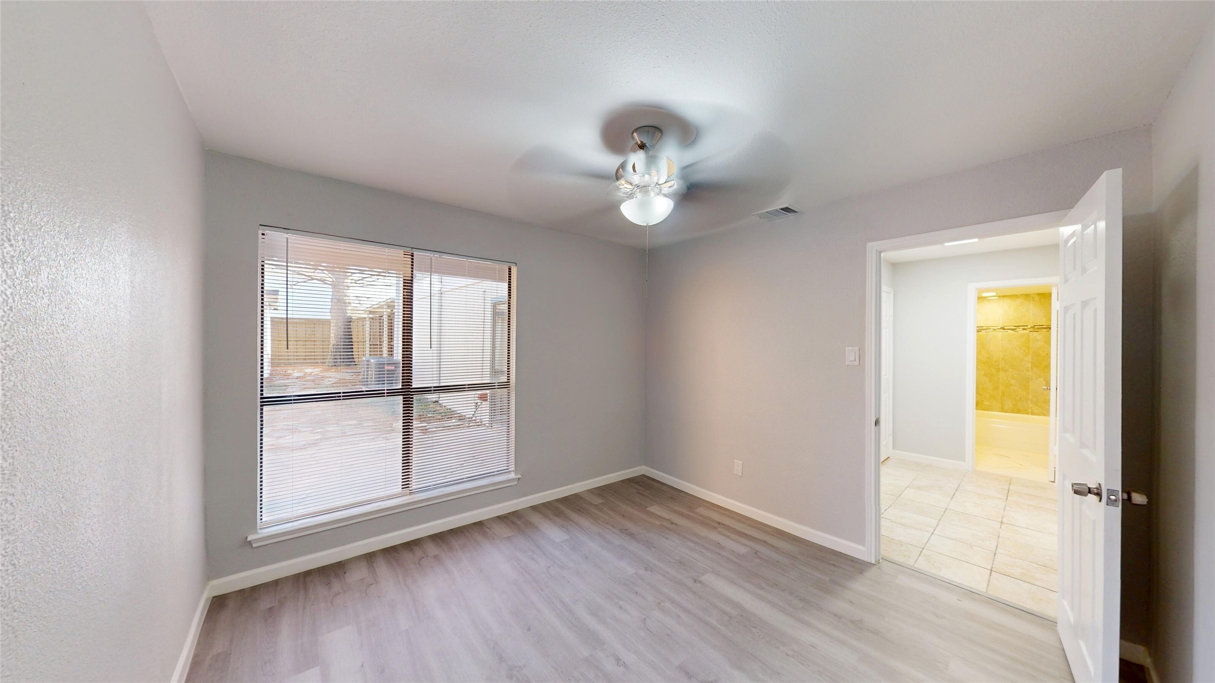 1618 San Francisco Street Carrollton TX 75007