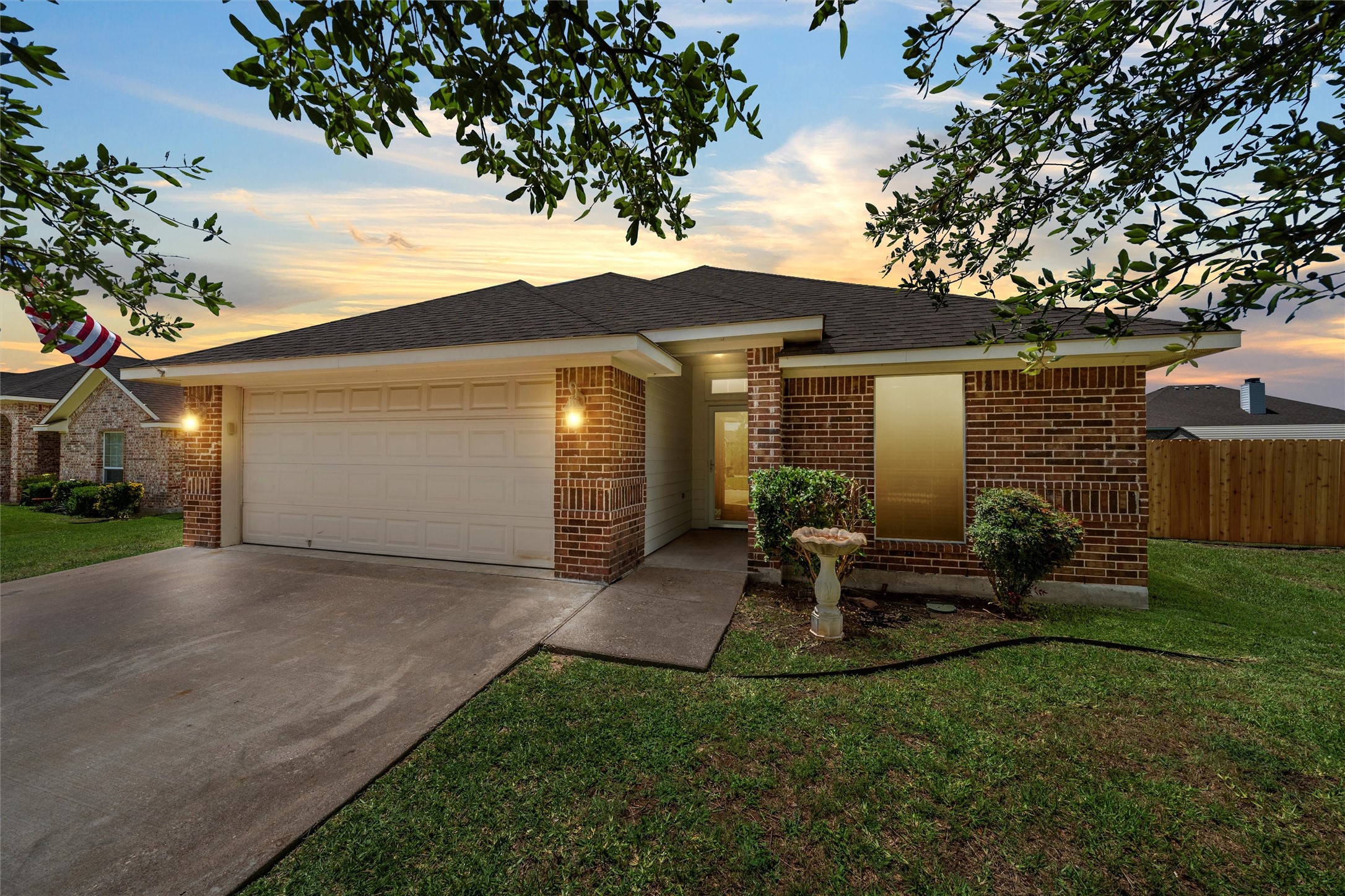 Hewitt TX, 708 Sapphire Boulevard