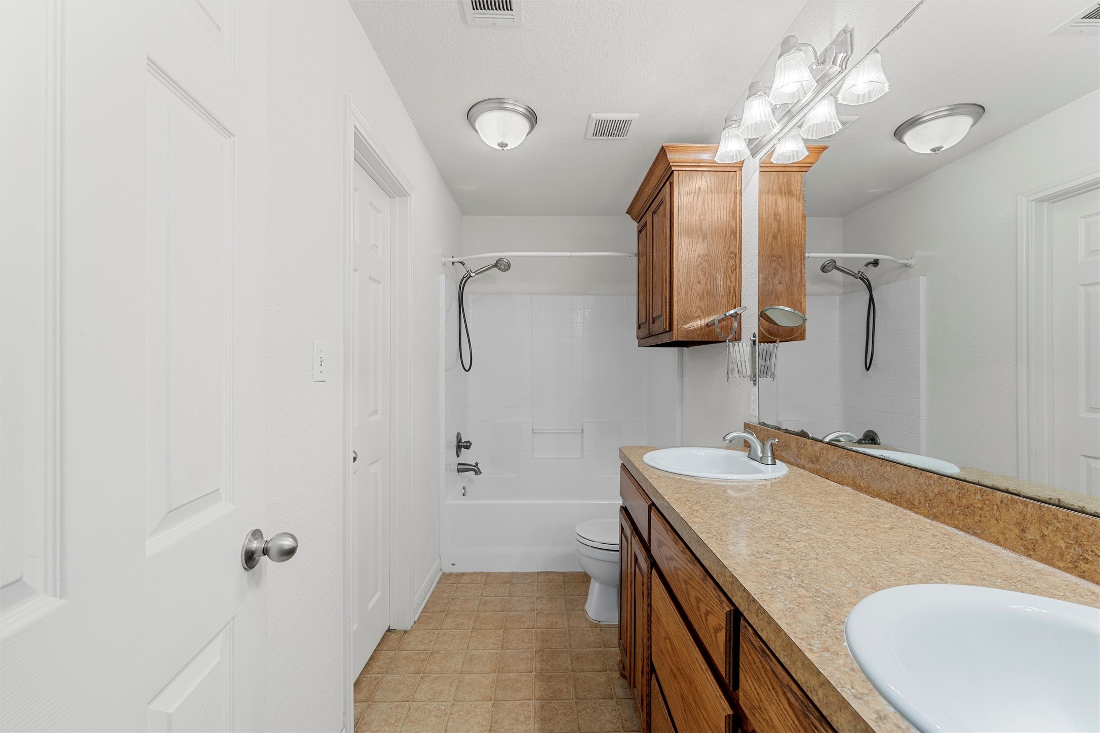 708 Sapphire Boulevard Hewitt TX 76643