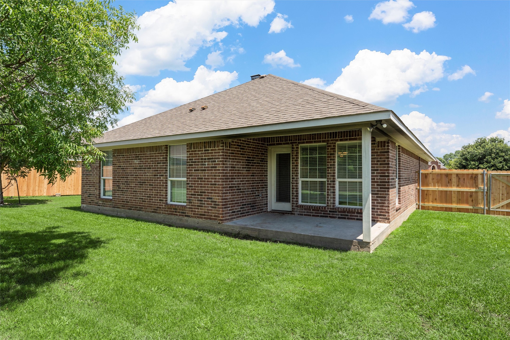 708 Sapphire Boulevard Hewitt TX 76643