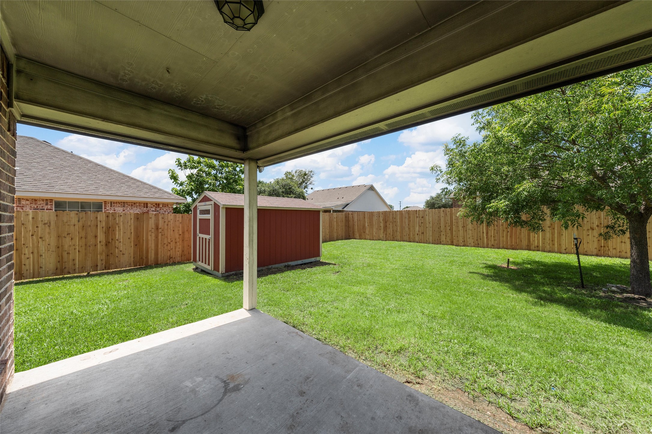 708 Sapphire Boulevard Hewitt TX 76643