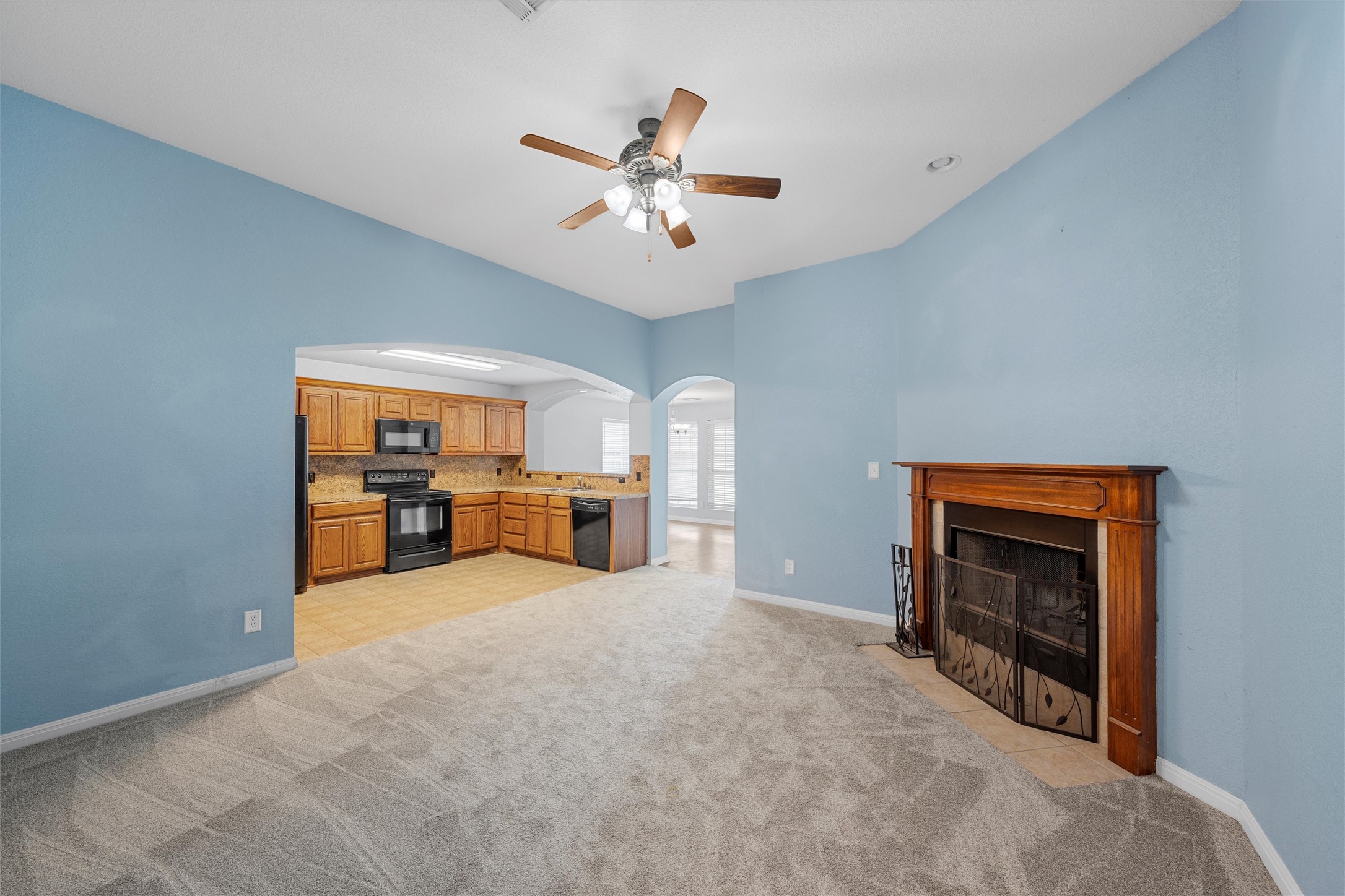 708 Sapphire Boulevard Hewitt TX 76643