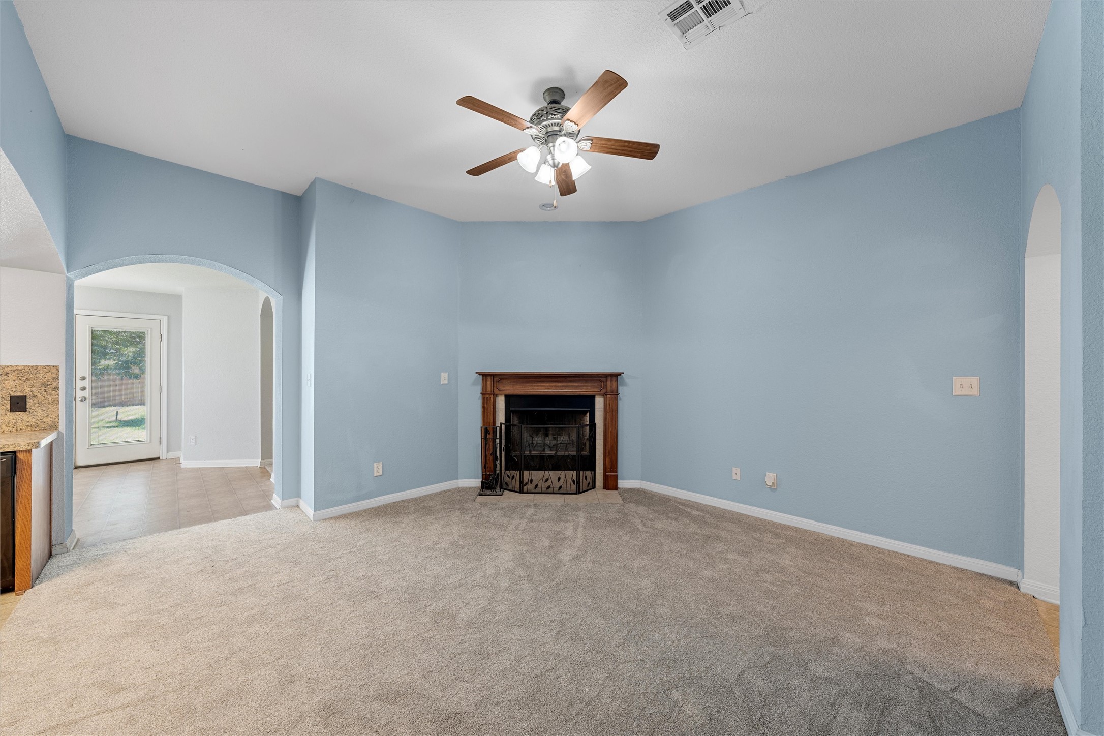 708 Sapphire Boulevard Hewitt TX 76643
