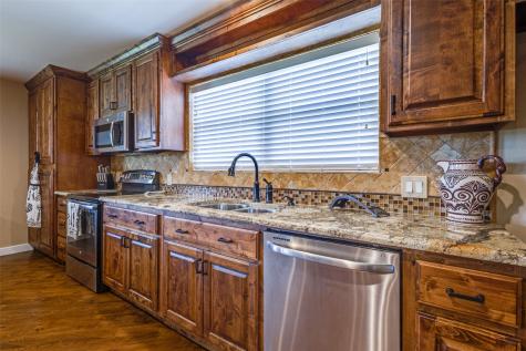 6100 Old Clarksville Road Reno TX 75462
