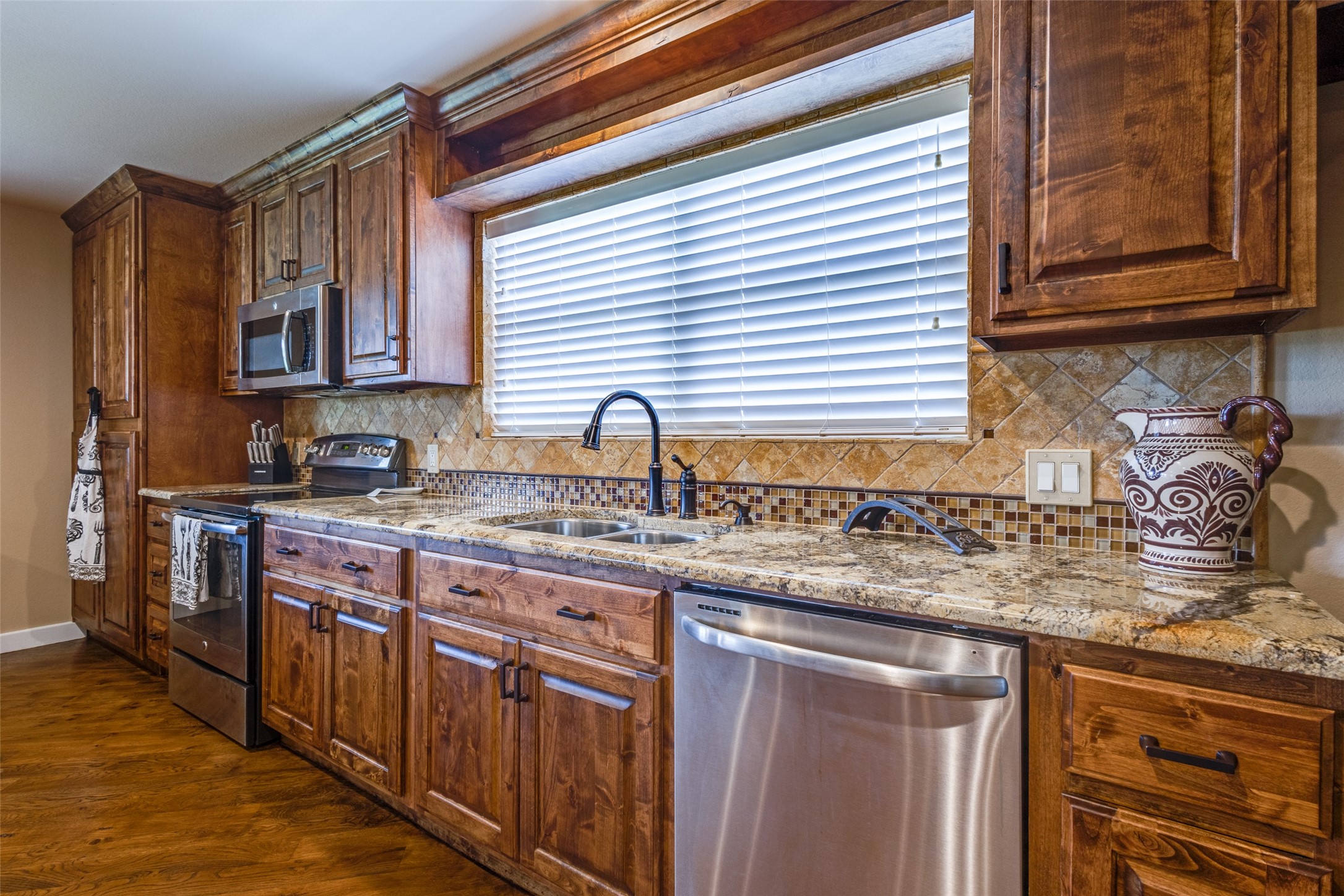 6100 Old Clarksville Road Reno TX 75462