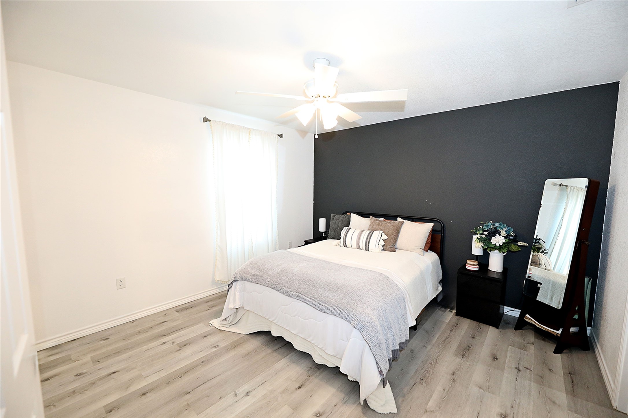 212 E Clay Street Bowie TX 76230