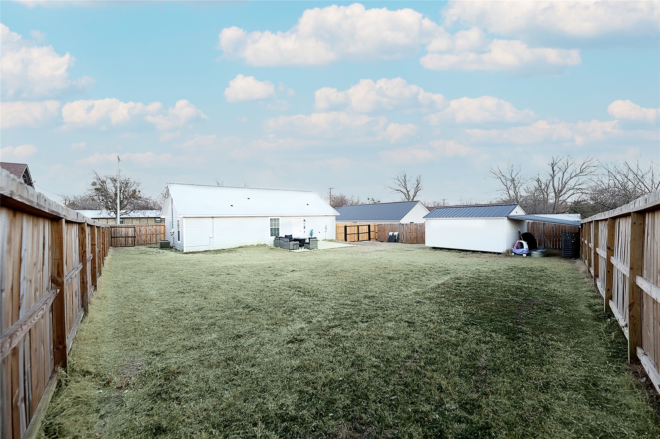 212 E Clay Street Bowie TX 76230