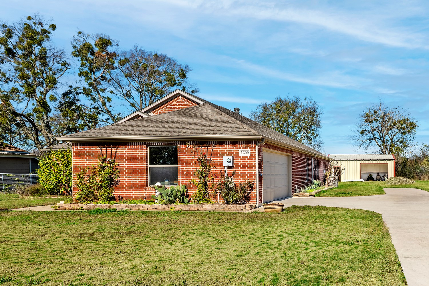 1209 Sherman Street Tioga TX 76271