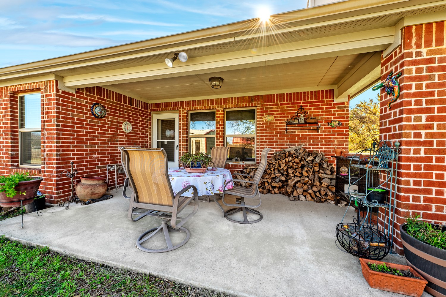 1209 Sherman Street Tioga TX 76271