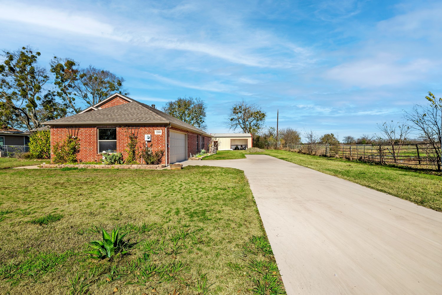 1209 Sherman Street Tioga TX 76271