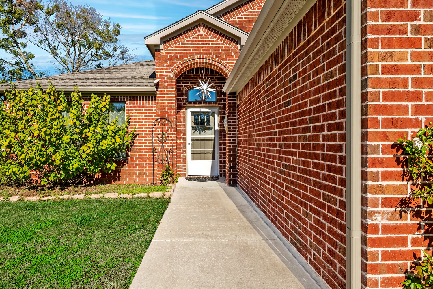 1209 Sherman Street Tioga TX 76271