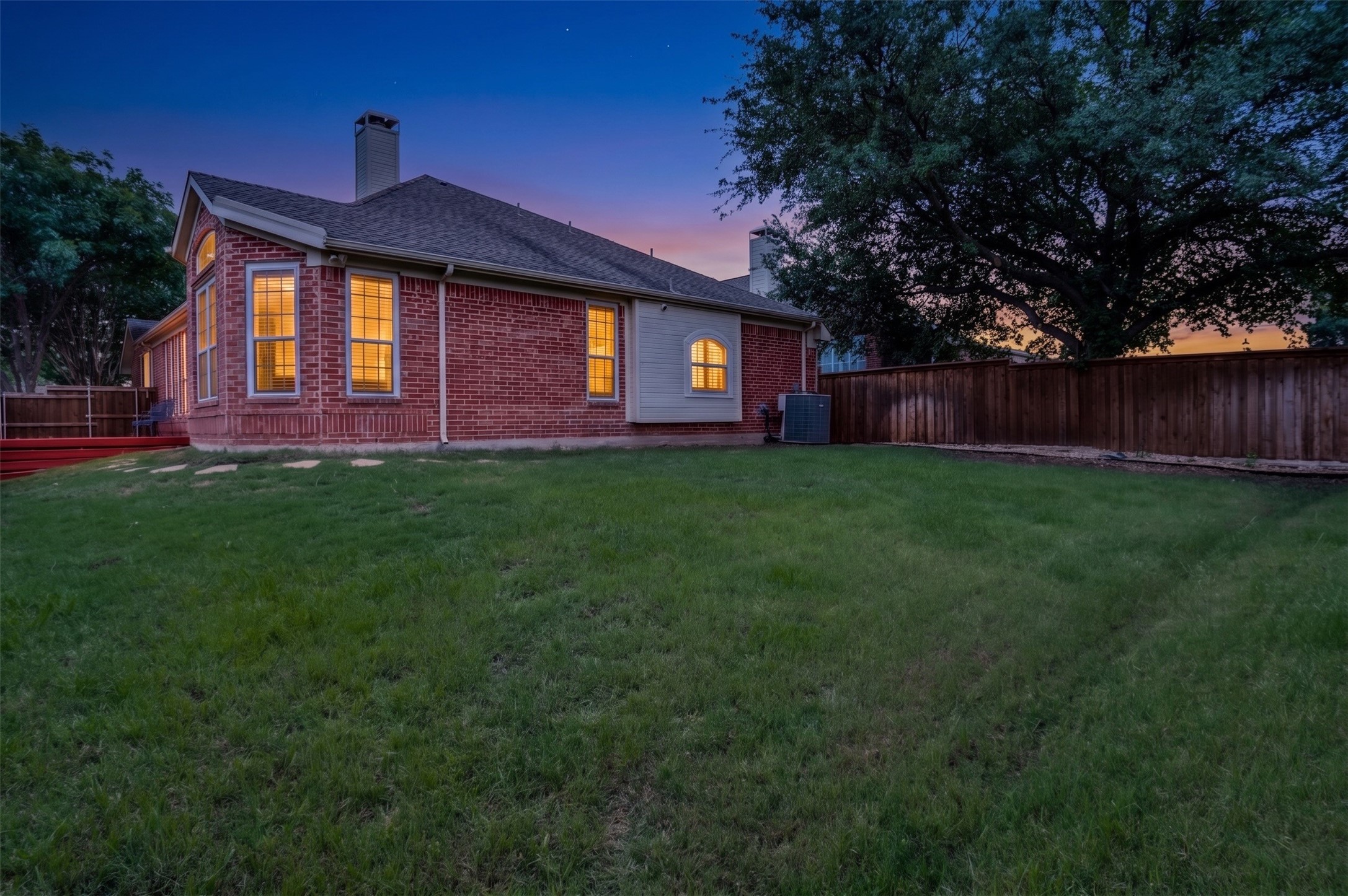 401 Manders Court Irving TX 75063