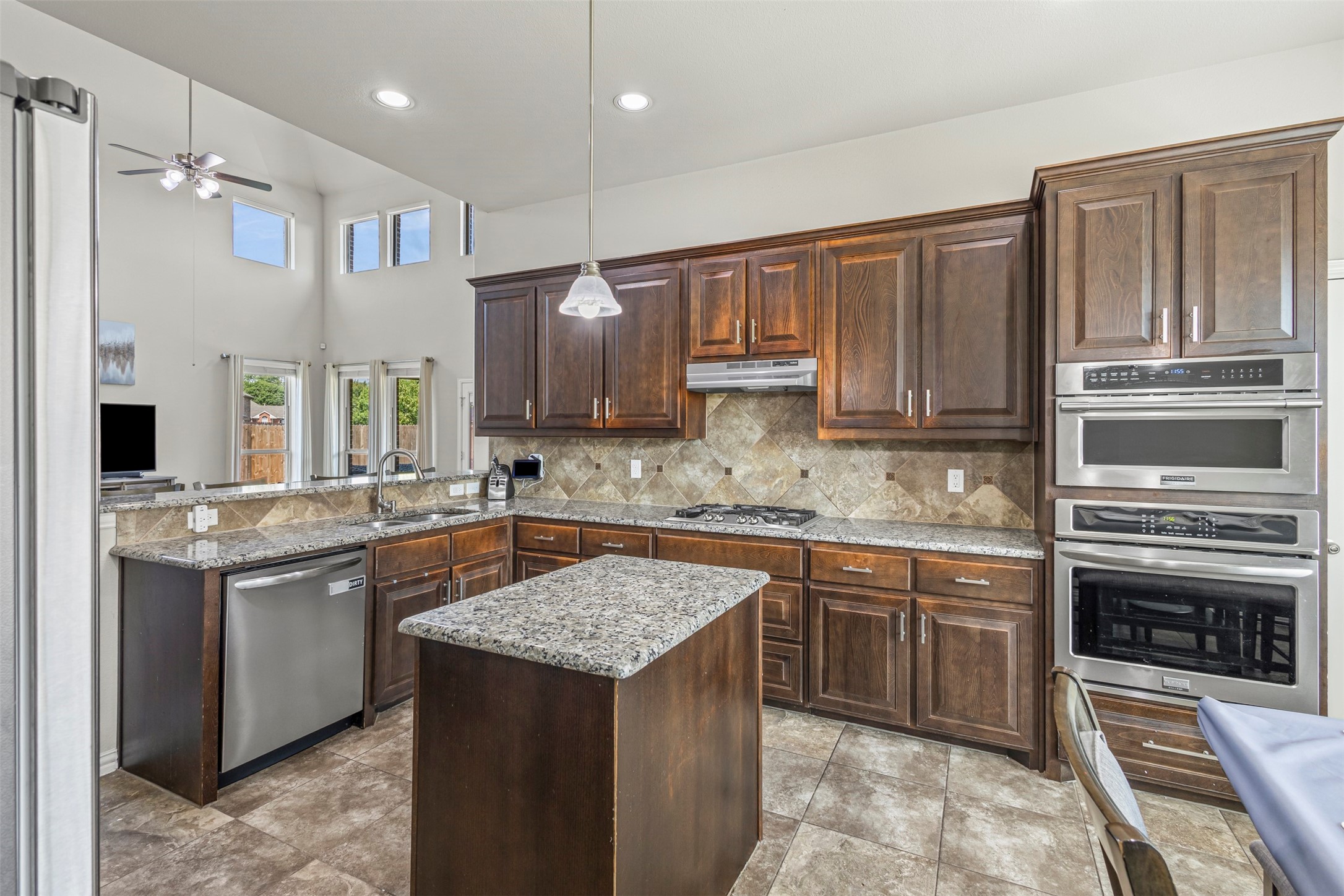 1725 Sagewood Drive Desoto TX 75115